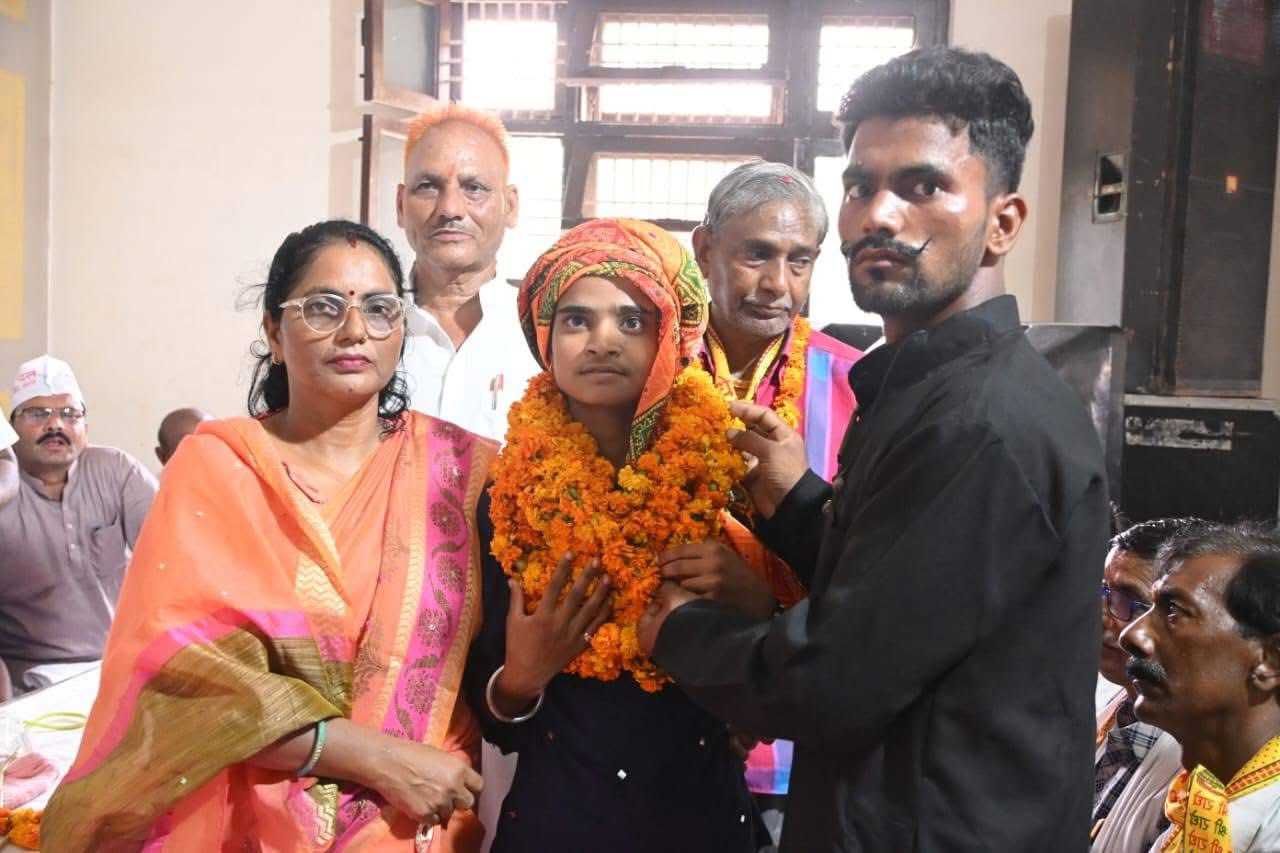 Hathras Pride: Kumari Neetu Sen Wins Gold in 10 km Race